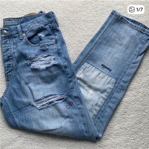 American Eagle Vintage High Rise Light Wash Distressed Embroidered Jeans- size 8
